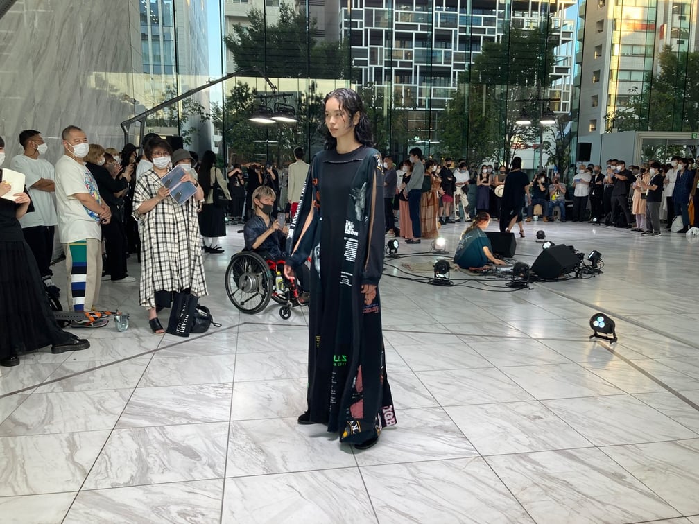 スリュー 2022年春夏コレクション