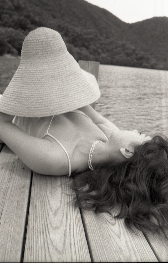 top and shorts by ZARA, hat by JACQUEMUS, necklace by STACEY