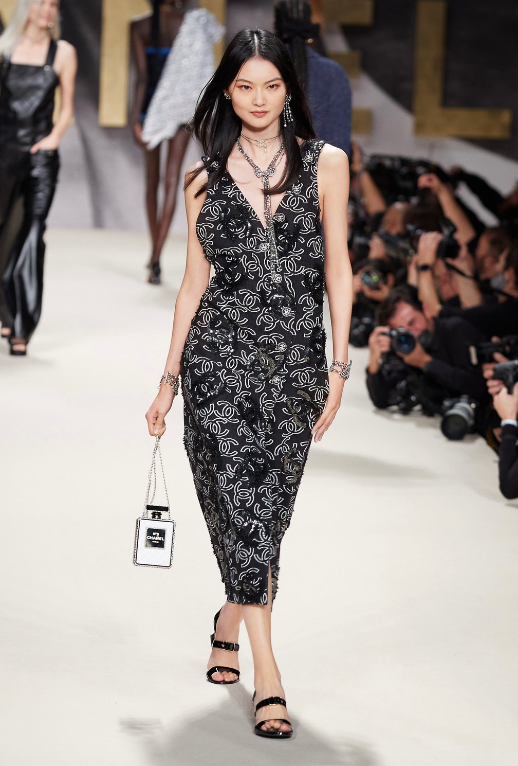 シャネル (CHANEL) ショー写真集 CATWALK - 洋書 - 洋書