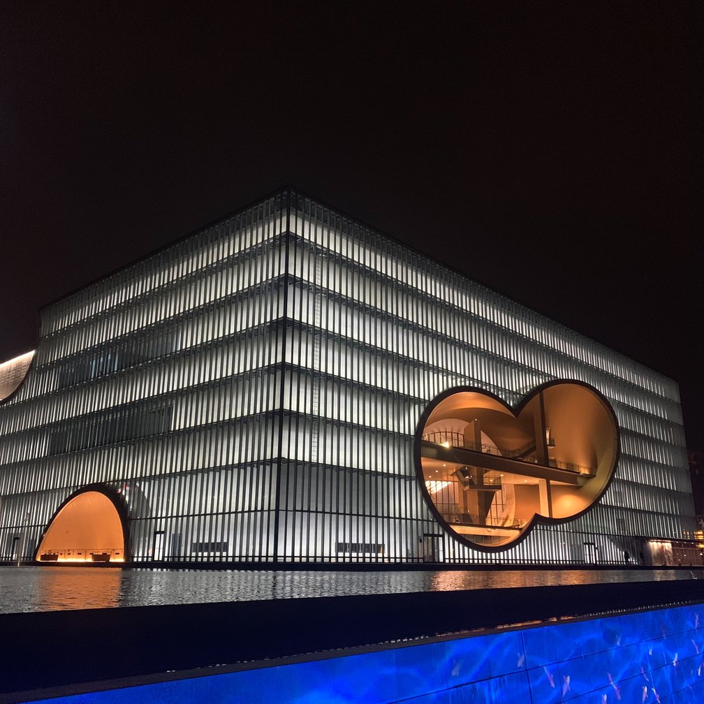 安藤忠雄建築 ライトアップ 夜