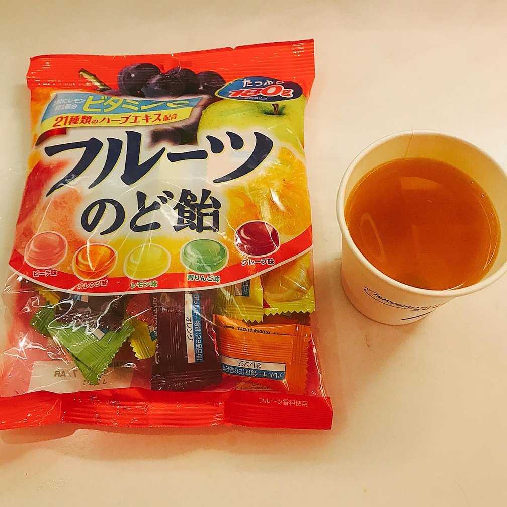 のど飴と紅茶