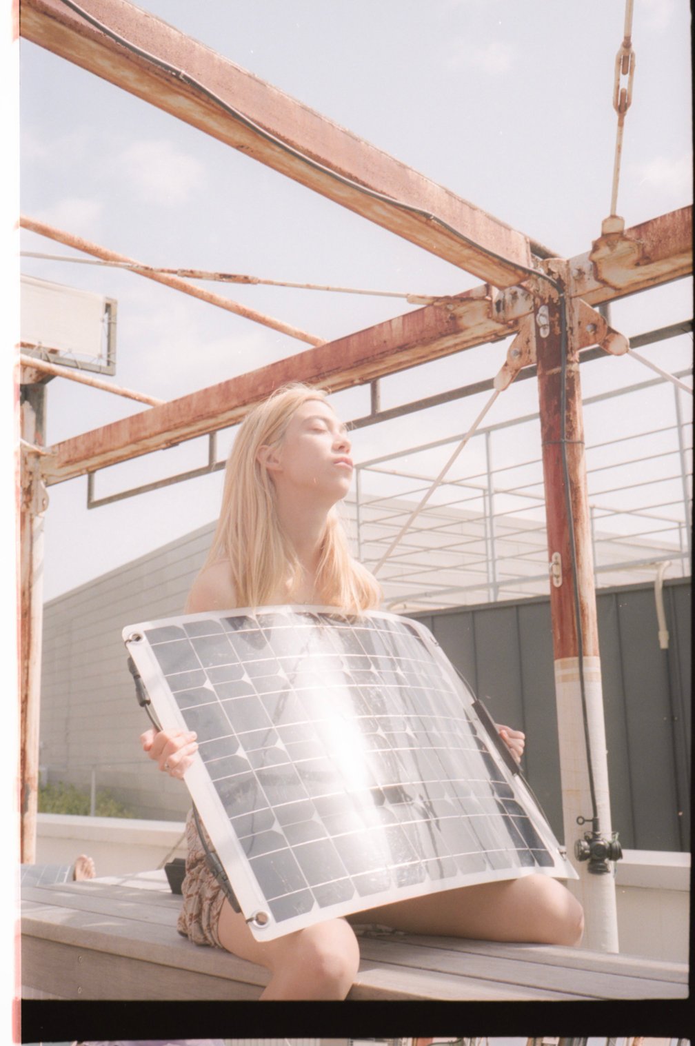 黒い雲がこの空を覆わない限り Solar Charging, Sky Gazing コムアイ