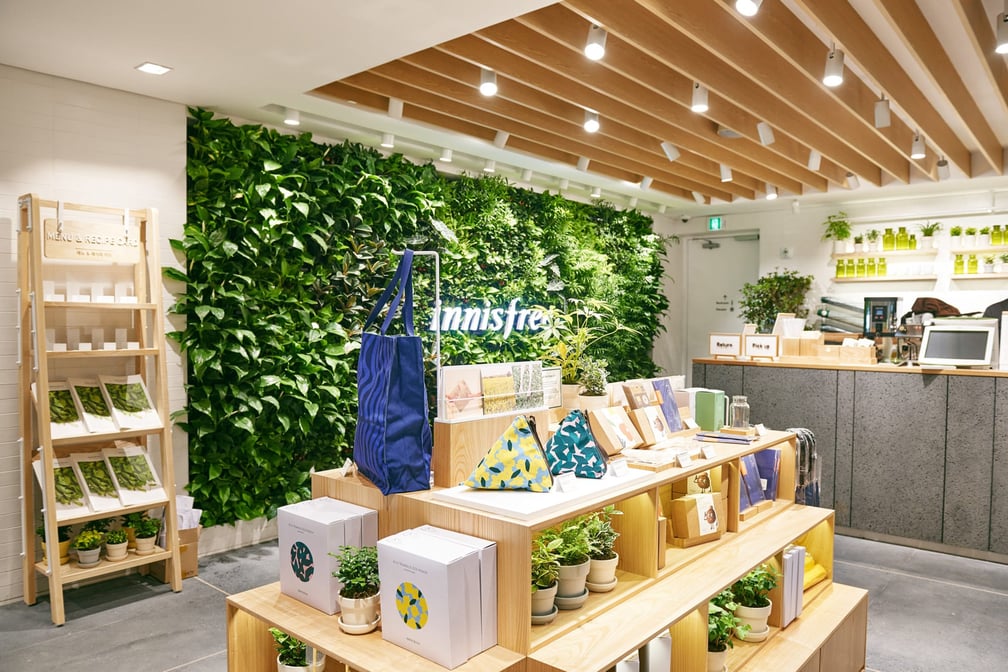 イニスフリー 表参道本店の店内画像