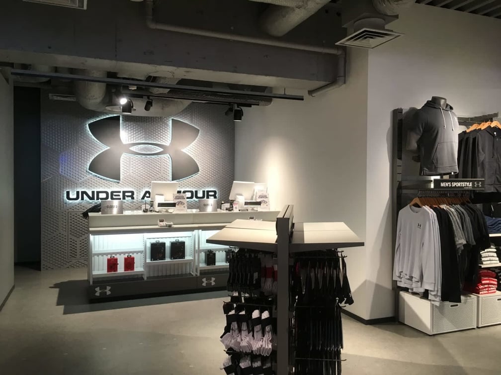 アンダーアーマーの店舗