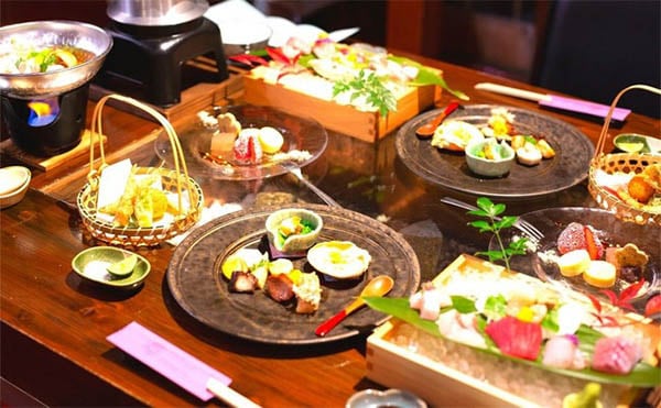 glampark おかげ楼のコース料理