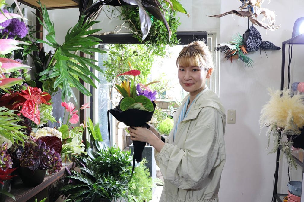 logi plants & flowers
