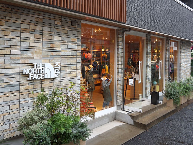 ザ・ノース・フェイスキッズ原宿店の外観