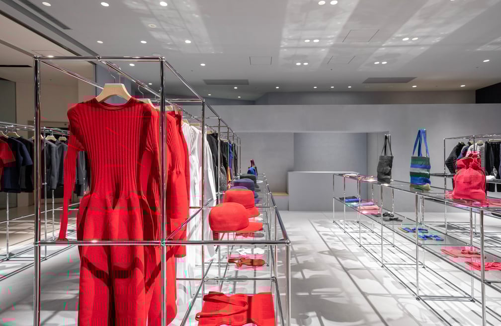 CFCL OMOTESANDO 店内