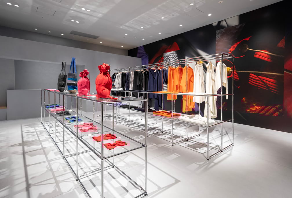 CFCL OMOTESANDO 店内