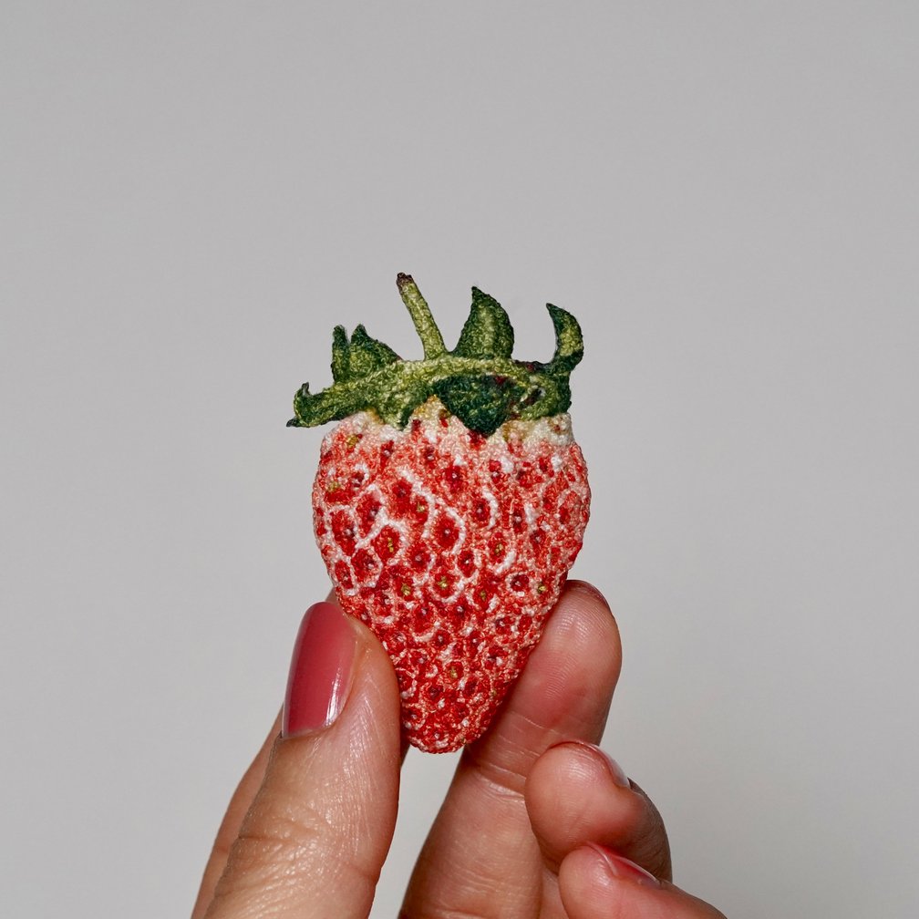 いちごの刺繍