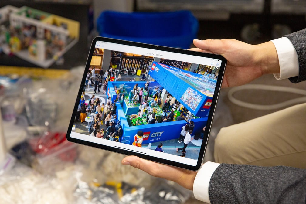 ipadに映るレゴシティ
