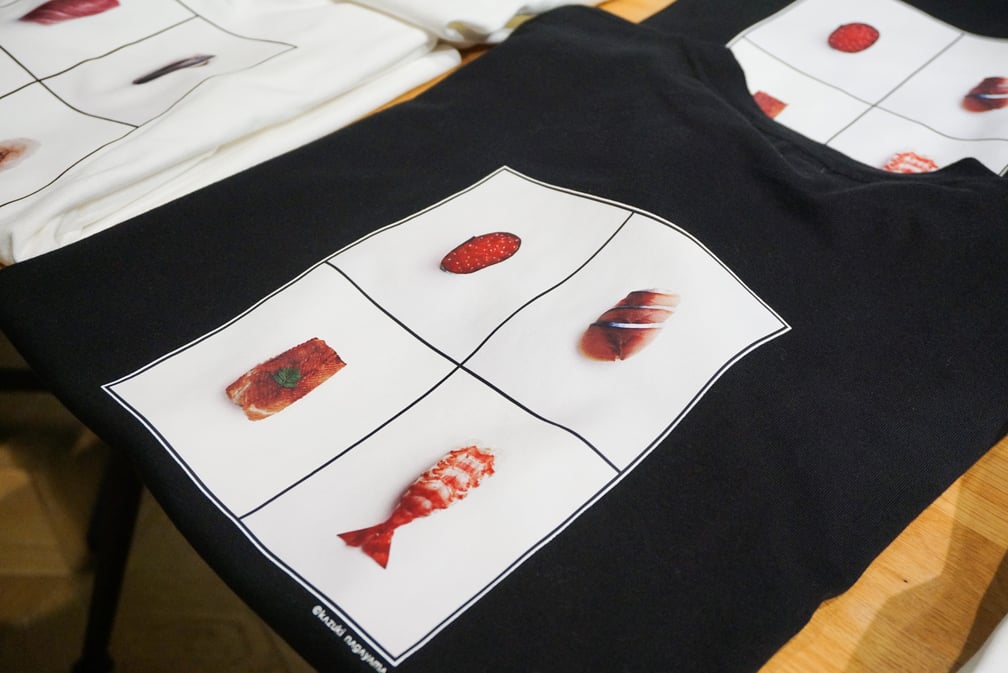 黒のTシャツ