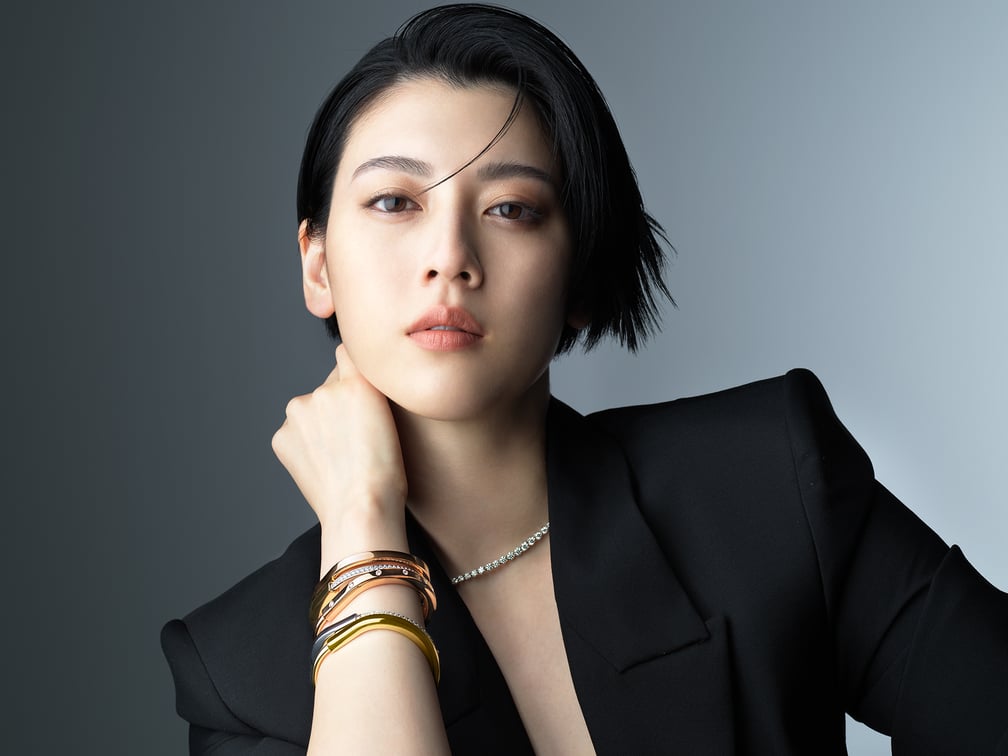 女性