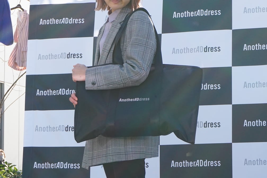 黒いバッグ