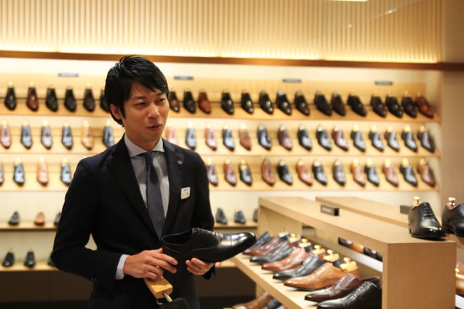 「伊勢丹新宿店メンズ館」紳士靴担当の販売員の小黒さん