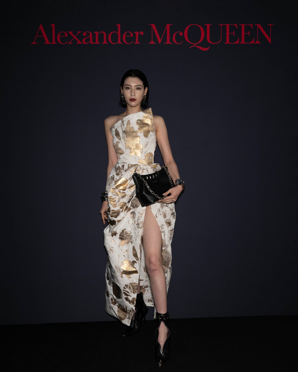 三吉彩花