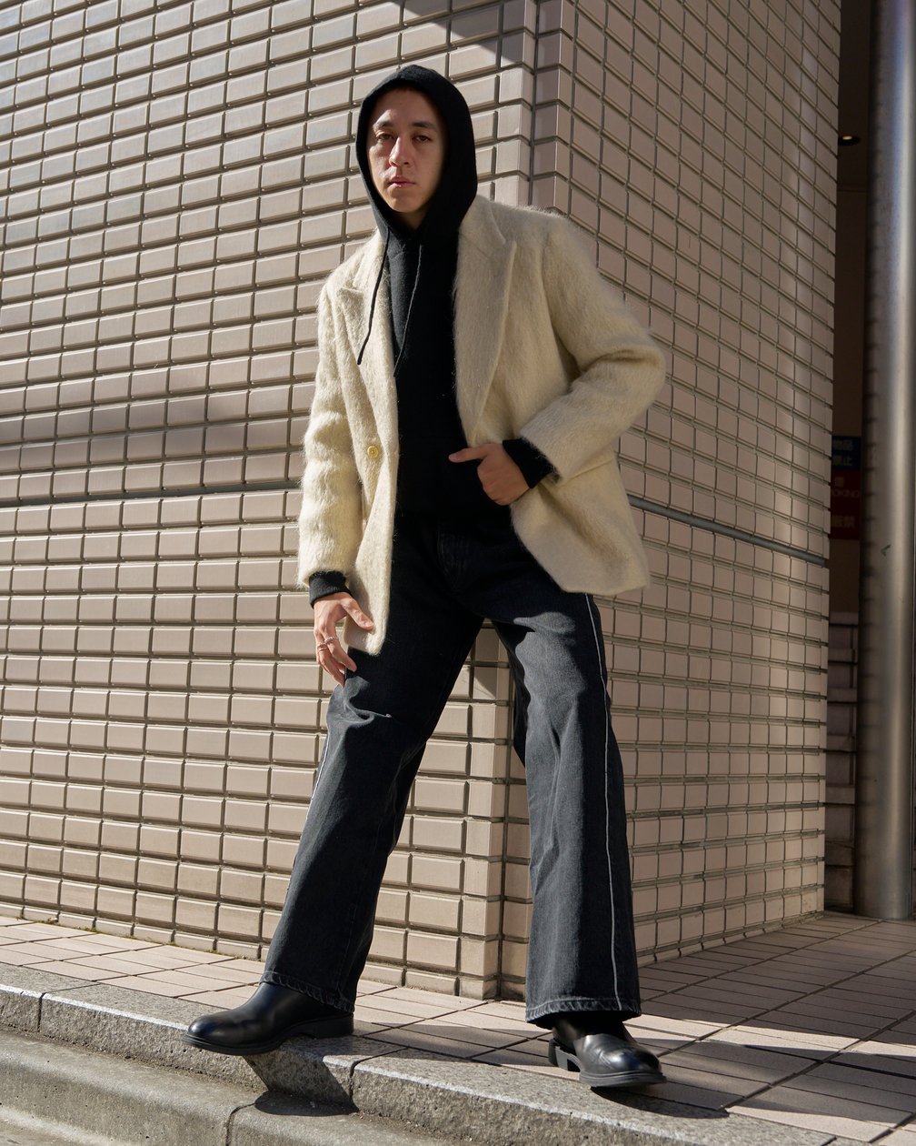 ジェーンスミスのジャケットを着た男性モデル