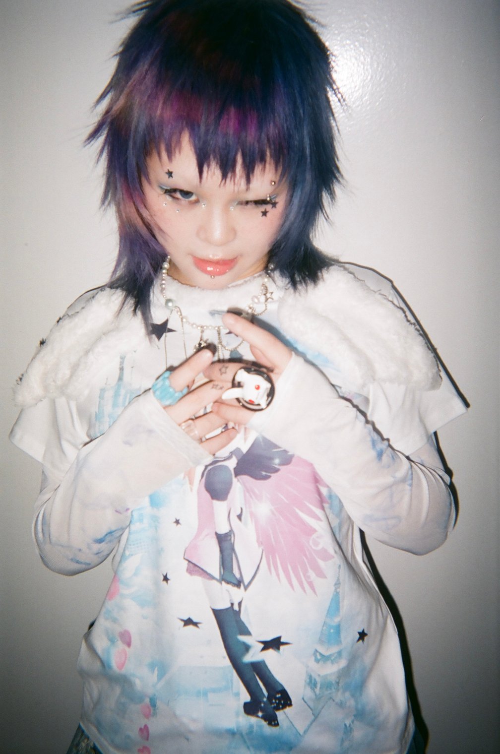 カラフルなヘアデザインのルック画像