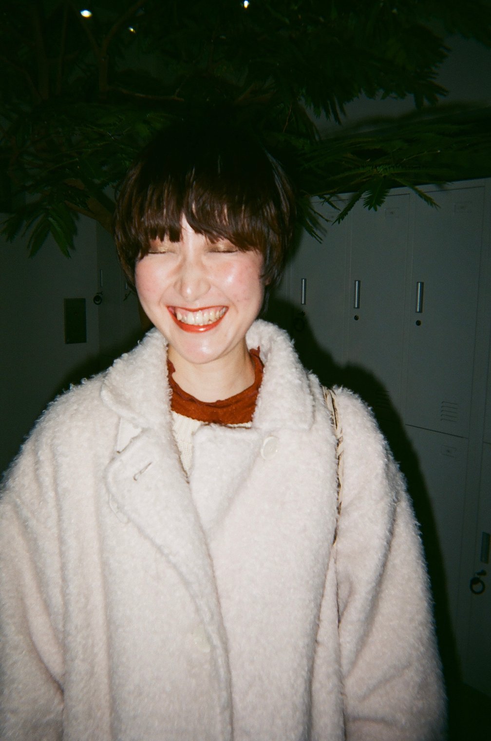 ショートヘアの女性