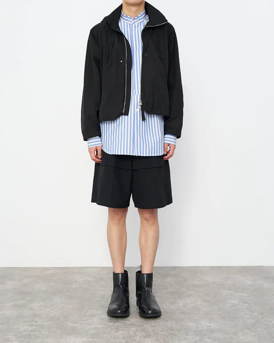 NTNのジャケットを着た男性モデル
