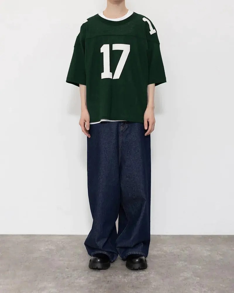 アンスクリアのフットボールTシャツ