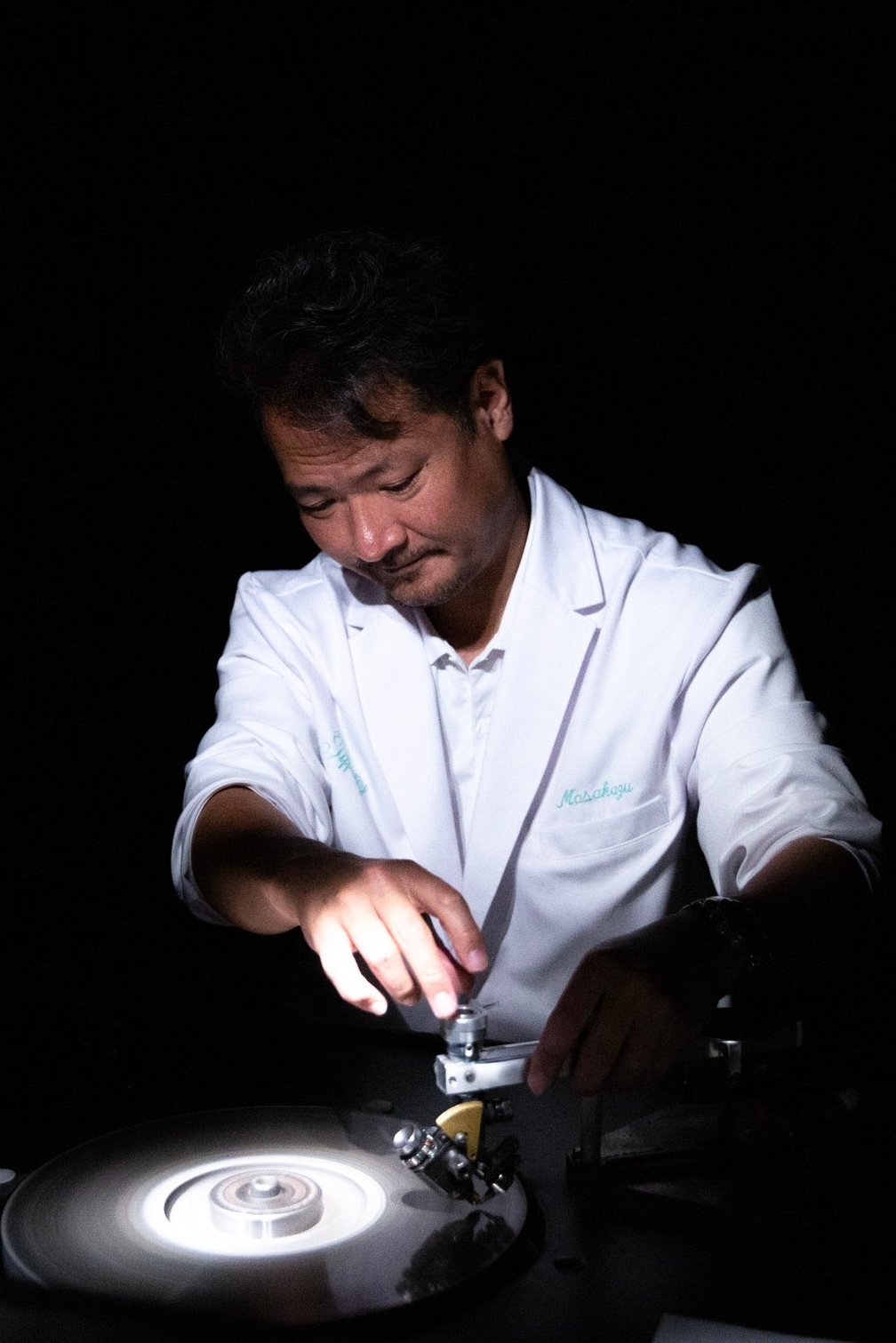 ダイヤモンドの研磨の実演