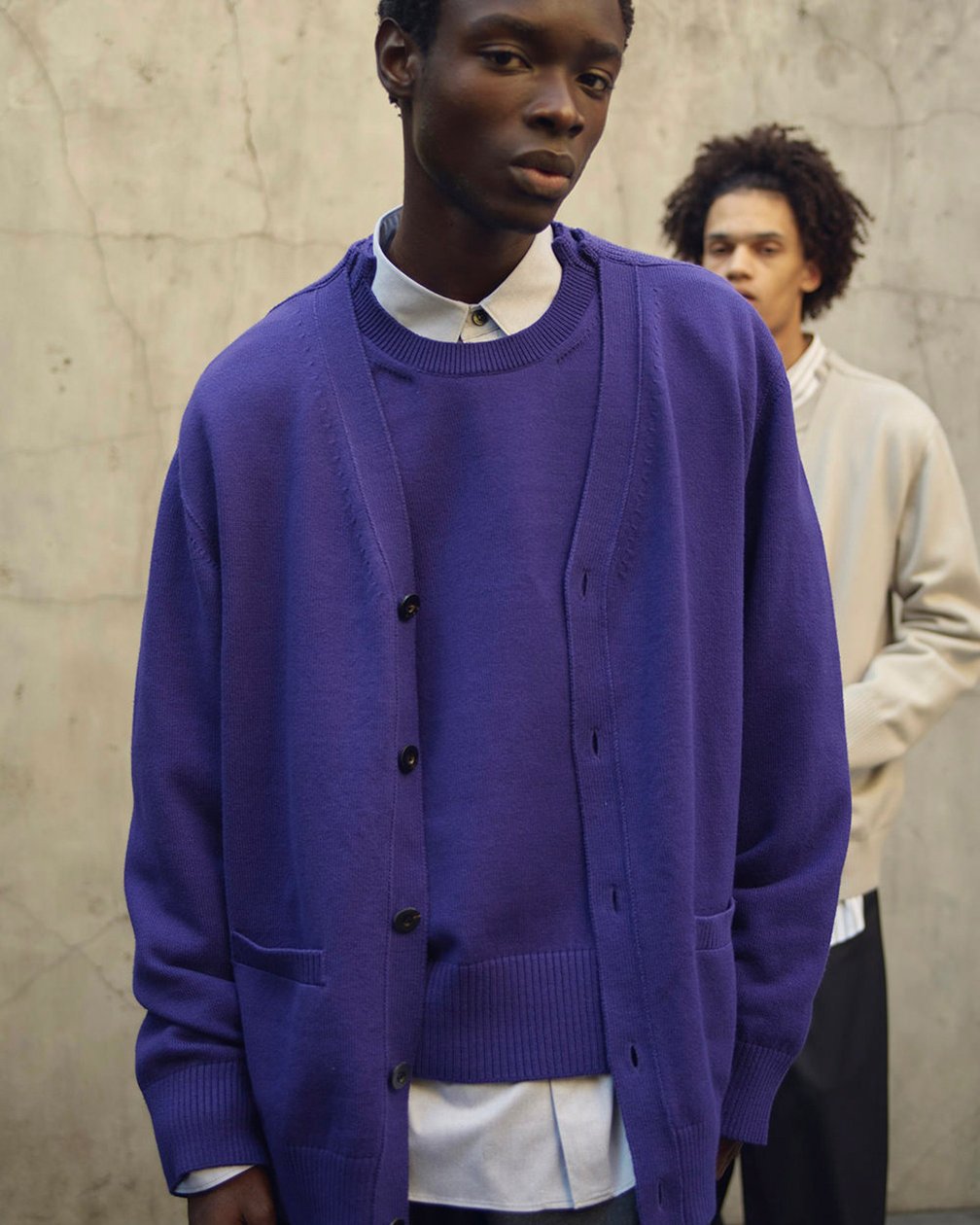 イレニサの洋服を着たモデル