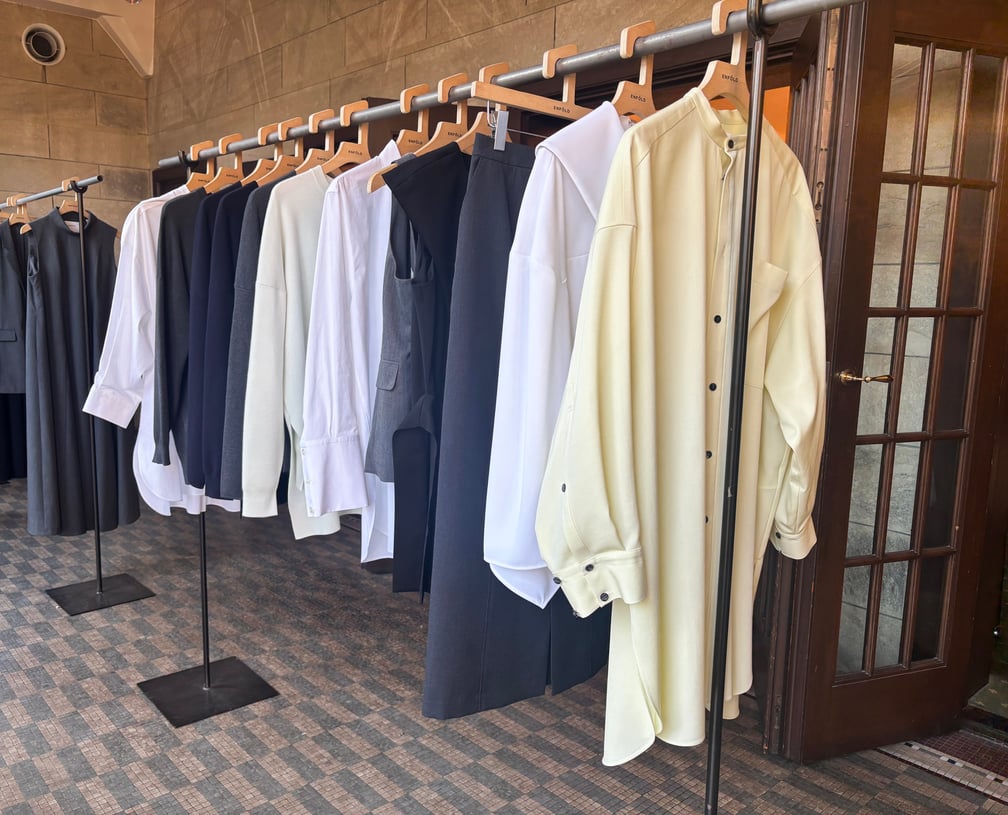 「アーキタイプ」2025年春夏コレクション