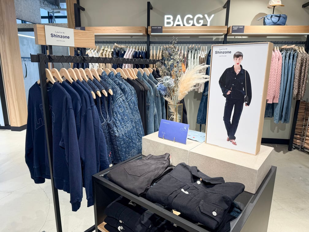 リーバイス 原宿フラッグシップストアの店内