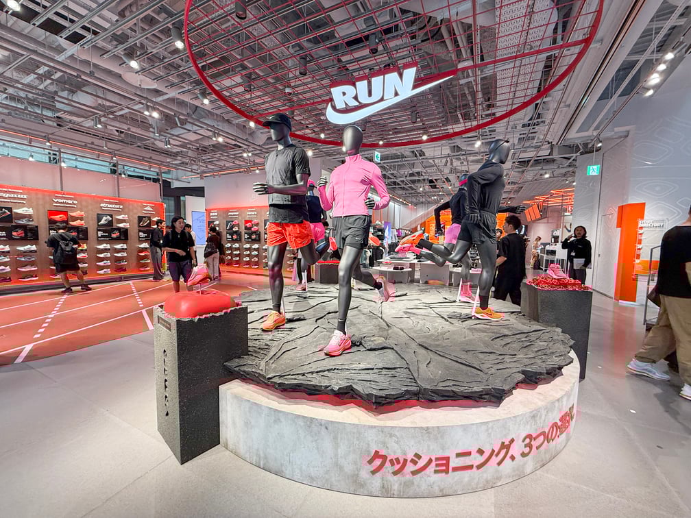 ナイキ原宿の店内