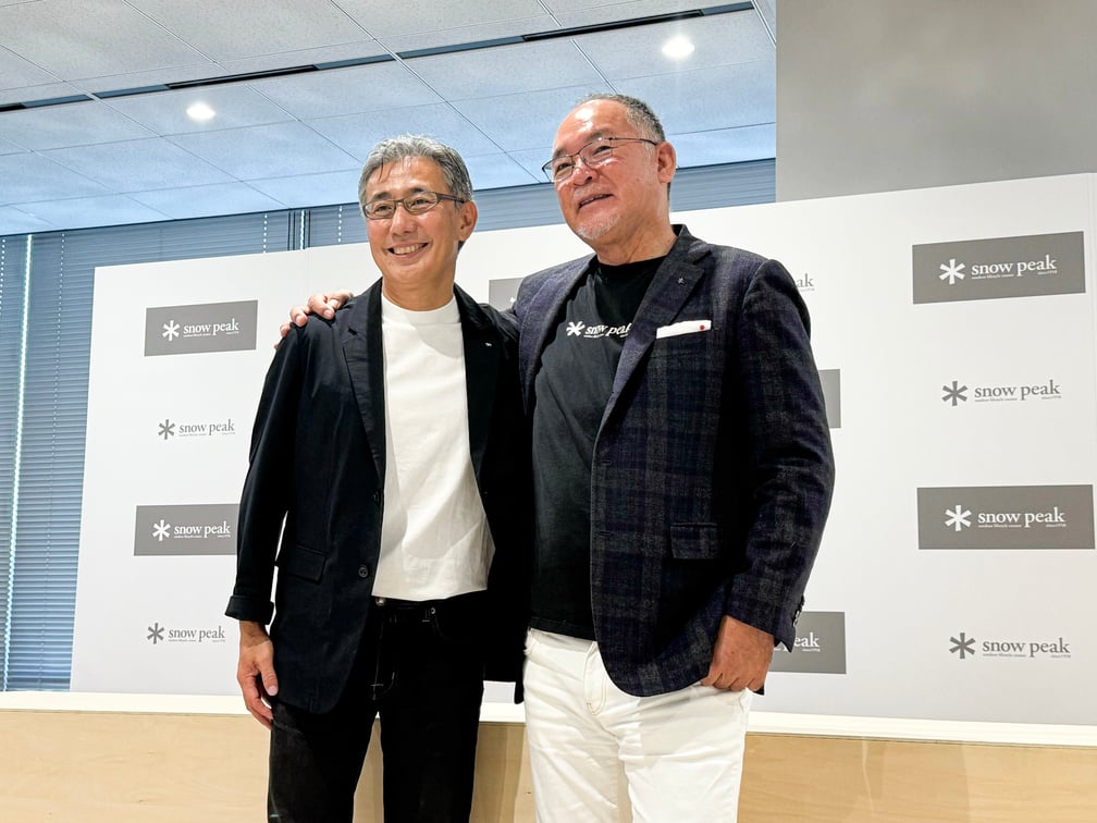 スノーピーク 新社長の水口貴文氏、現代表取締役社長の山井太氏