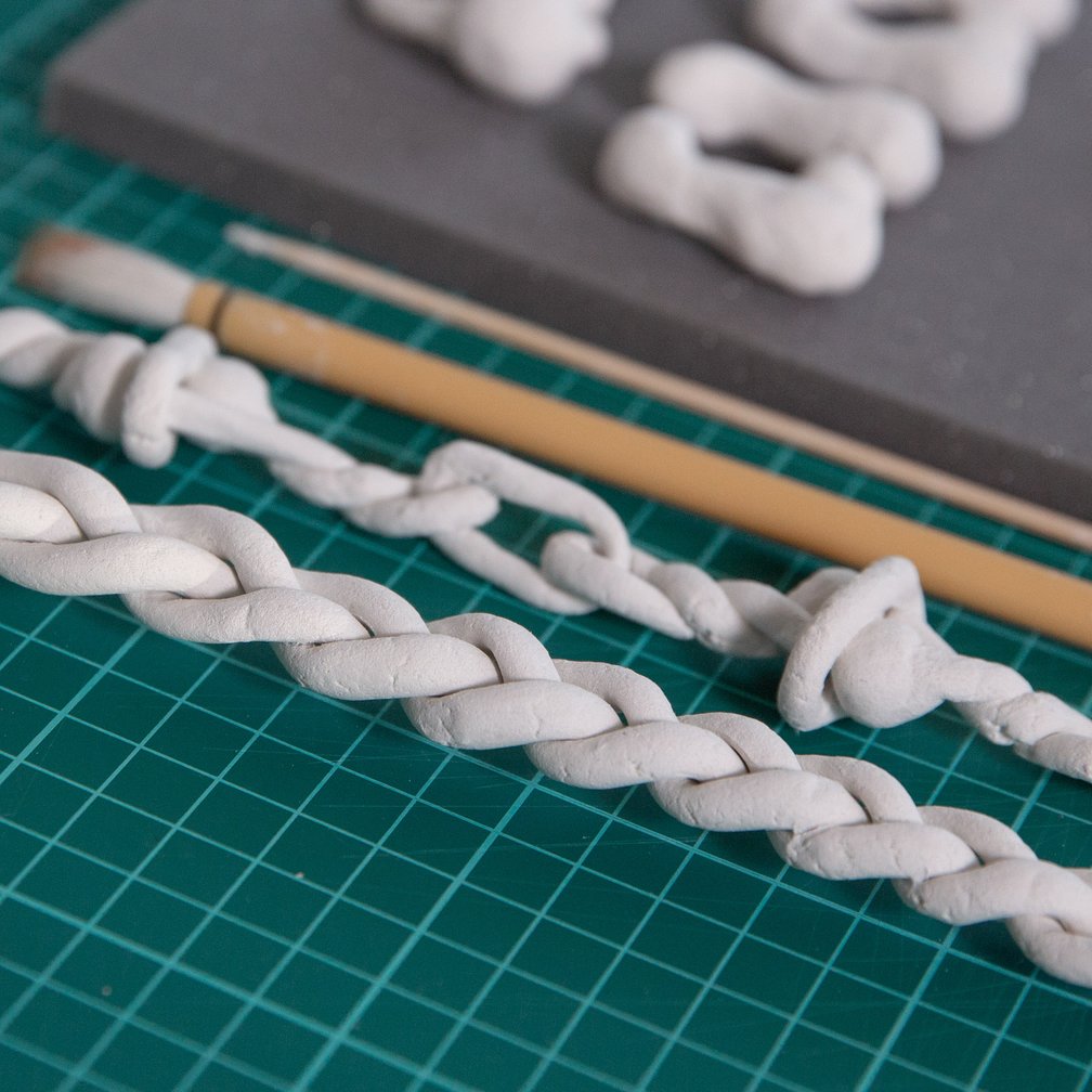 粘土で制作されたパーツ