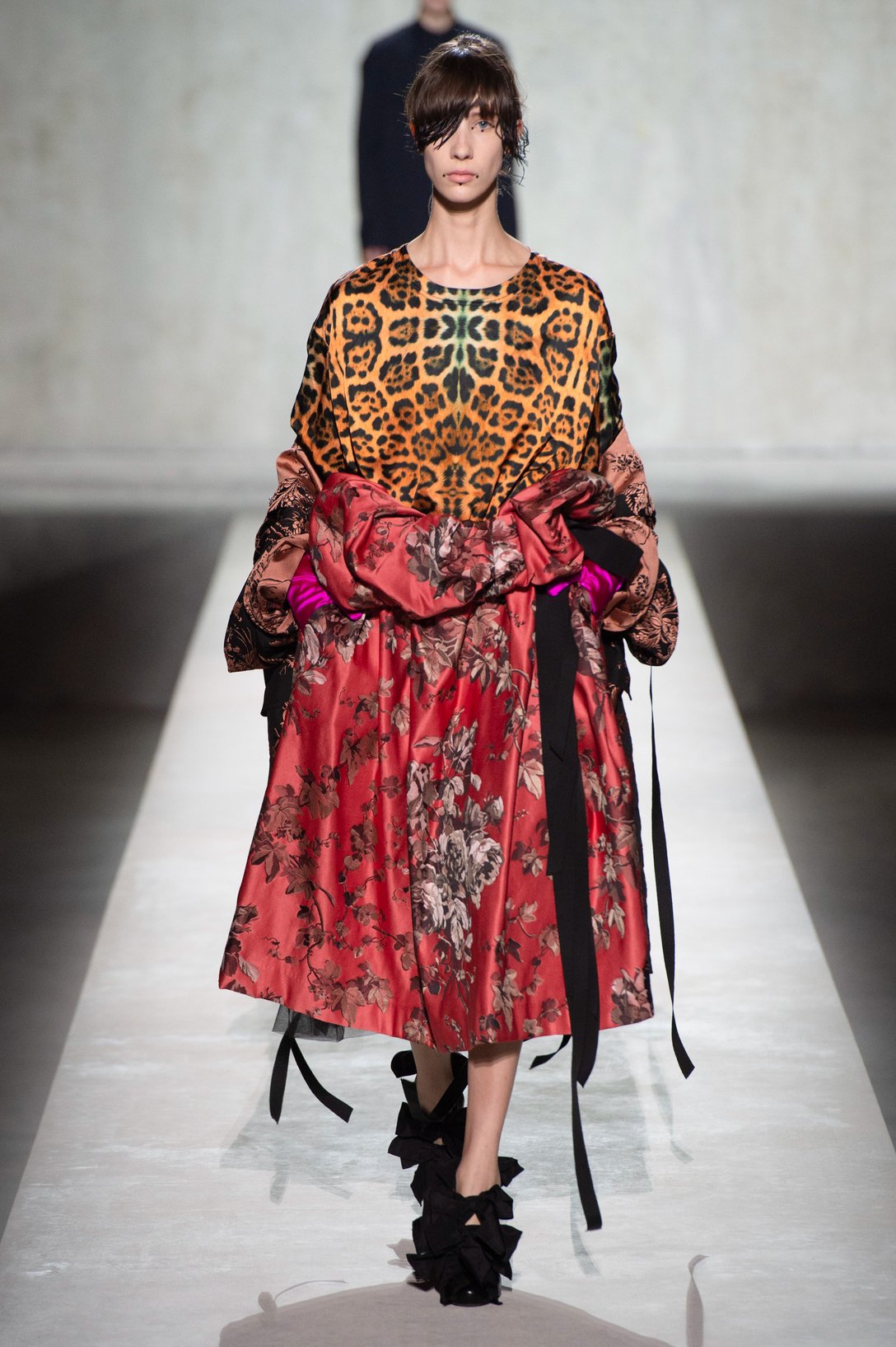 とても素敵ですdriesvannoten　20ssドリスヴァンノッテンスカート花柄　ラクロワ