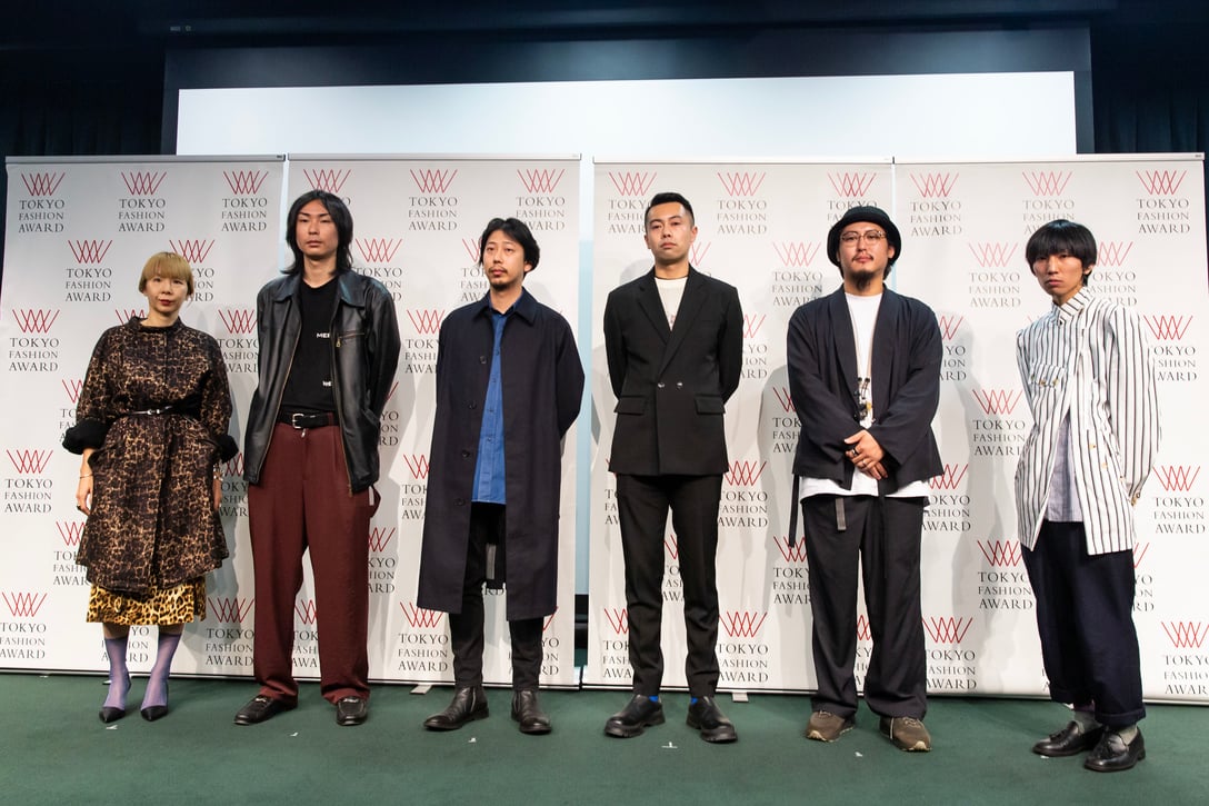 写真左から)田中文江、大木葉平、印致聖、橋本祐樹、藤崎尚大、土居哲也 Image by FASHIONSNAP