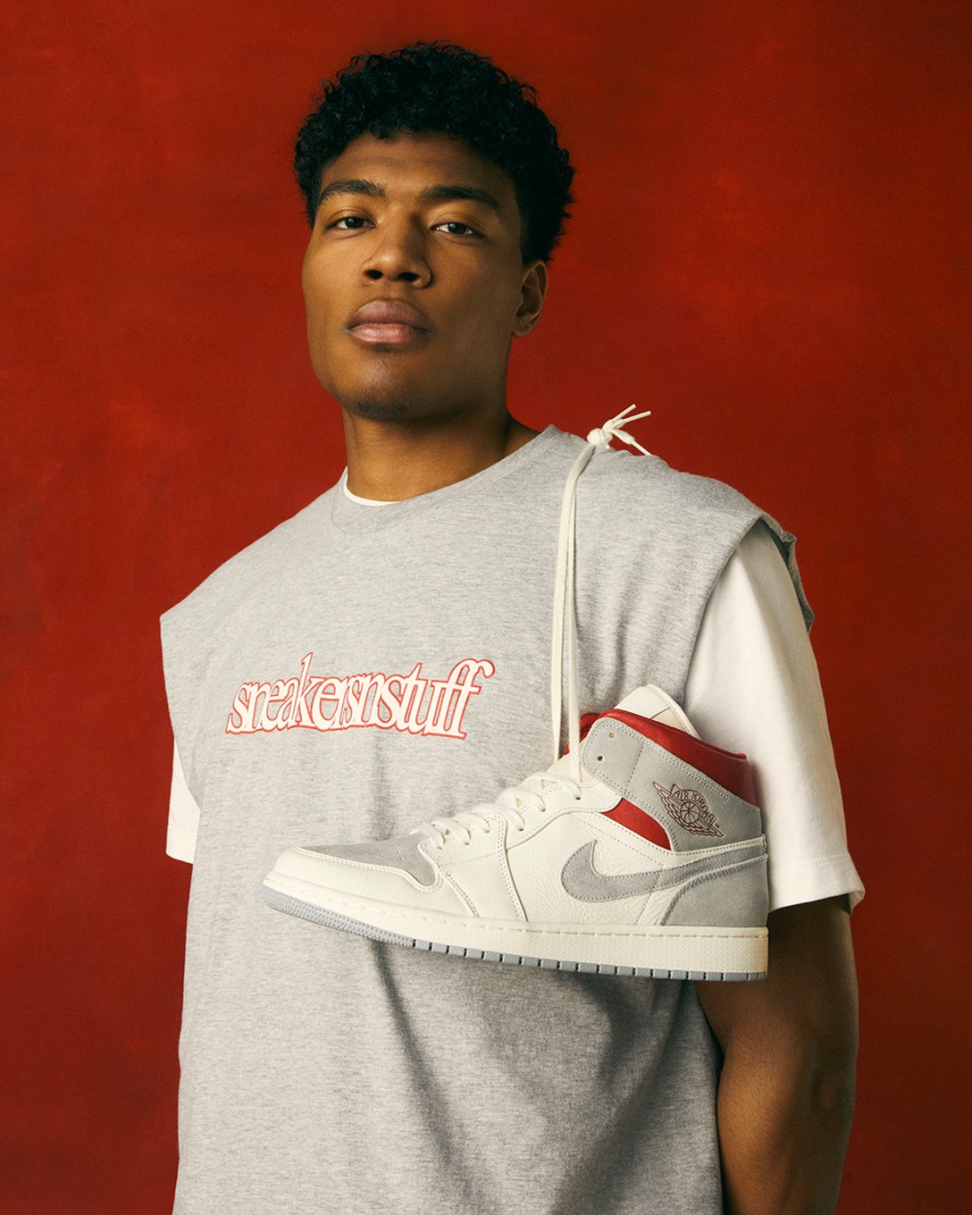 エア ジョーダン1 ミッド Image by Sneakersnstuff