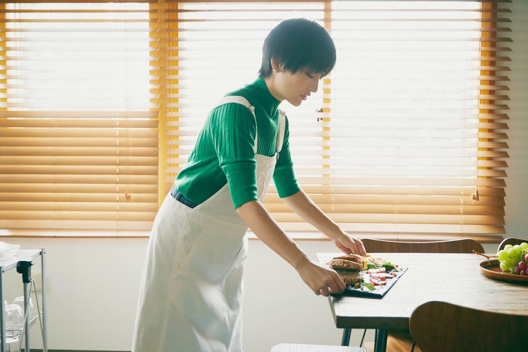 エプロン」検索数が急上昇、ヤヌークが亜希や高山都とのコラボ商品再販へ