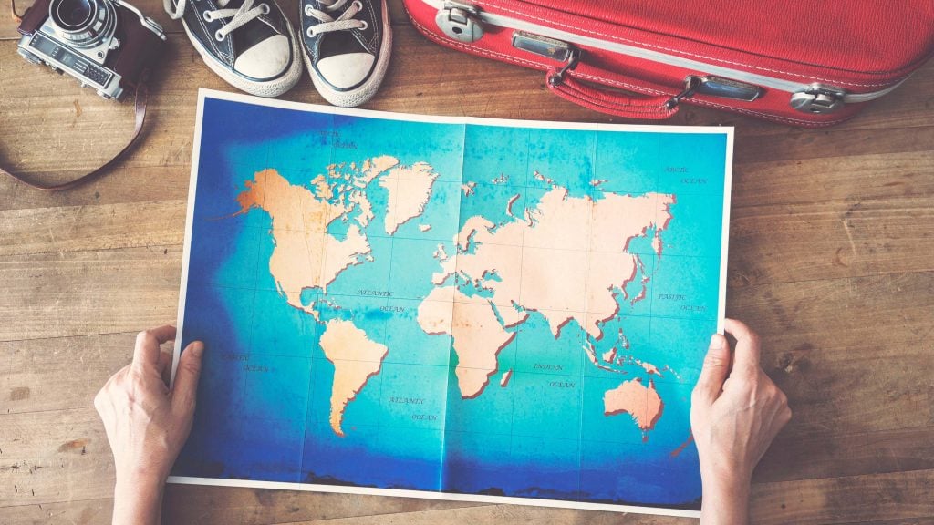 各国のファッション史から見る有名ブランドの特徴 Vol 1