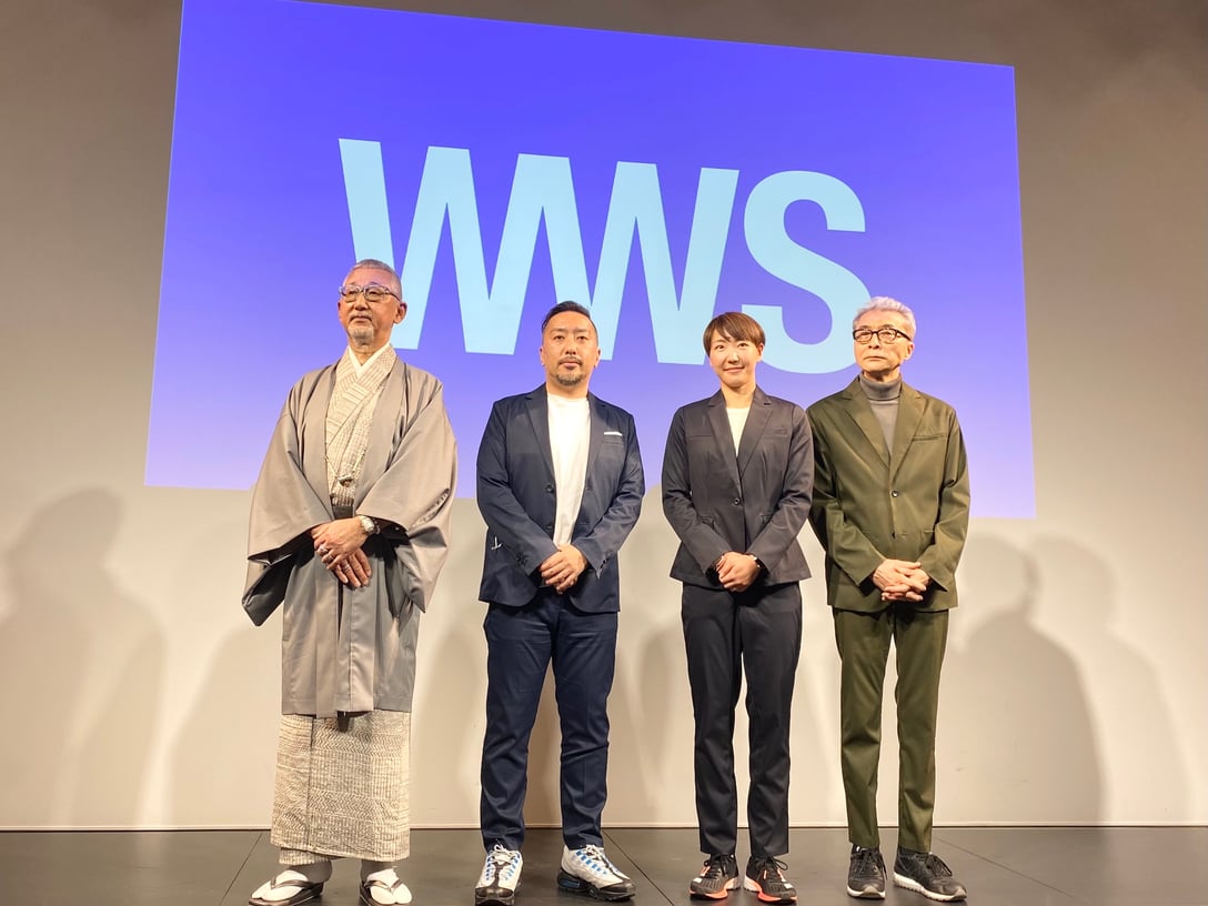 (左から)重松理氏、関谷有三代表取締役社長、寺田明日香選手、葛西薫氏 Image by FASHIONSNAP/WWS