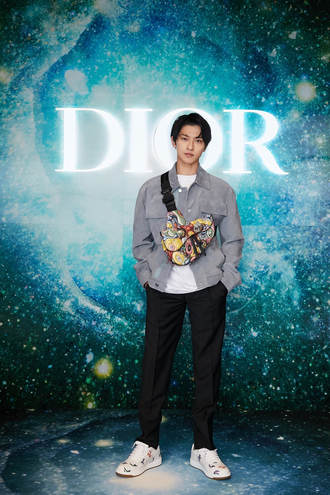 コレクションアイテムを着用した横浜流星 Image by DIOR