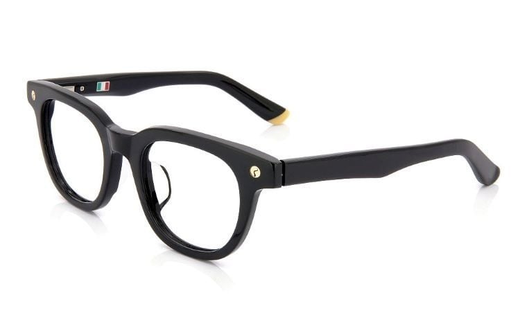 ヒカルさんがプロデュースした協業眼鏡「リザード×オンデーズ」で人気のウェリントン