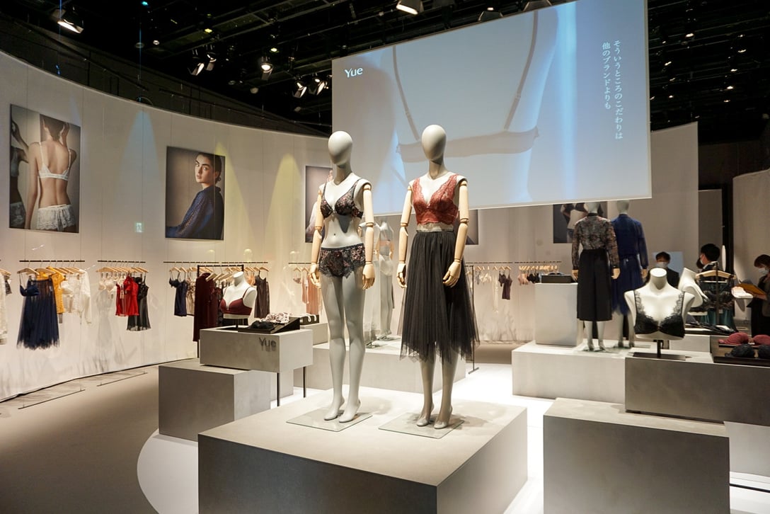 ユエ(ワコールの展示会より) Image by FASHIONSNAP