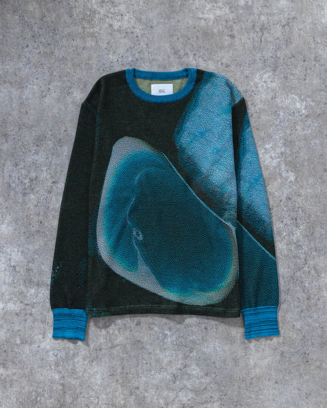INK SCAPE SWEATER （税込3万9600円） Image by FASHIONSNAP