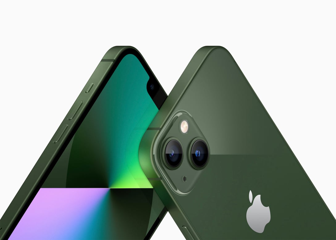 グリーンのiPhone 13の製品画像