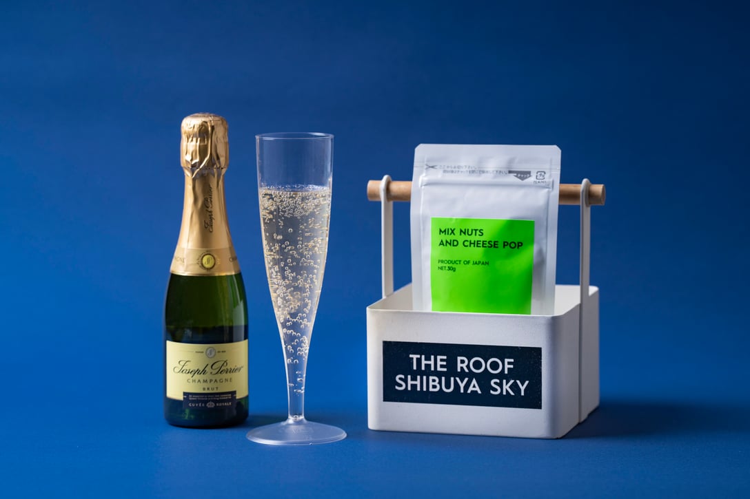ザ・ルーフ 渋谷スカイで提供される「ザ・ルーフ シート &amp; シャンパン セット」