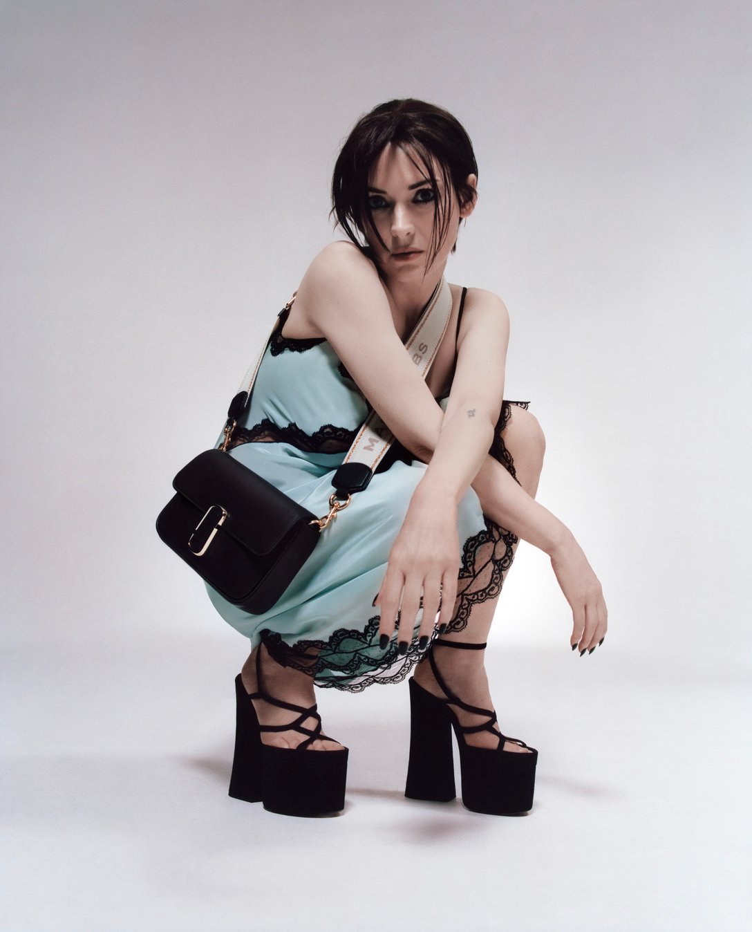「THE J MARC SHOULDER BAG」キャンペーンヴィジュアル Image by MARC JACOBS