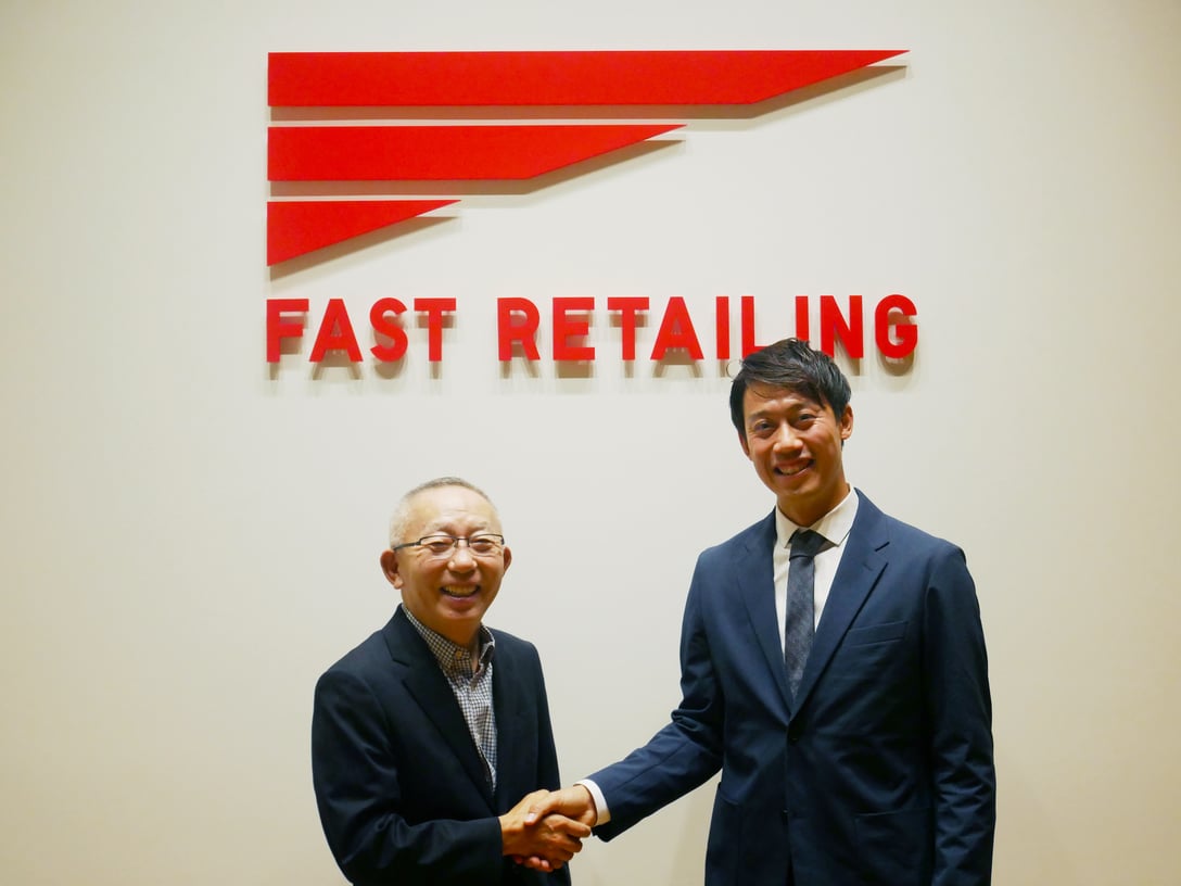 ファーストリテイリング代表取締役会長兼社長の柳井正氏(左)と錦織圭選手(右) Image by ユニクロ