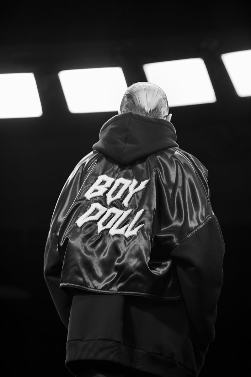 CELINE HOMME 2022年秋冬コレクション 「BOY DOLL」 Image by CELINE