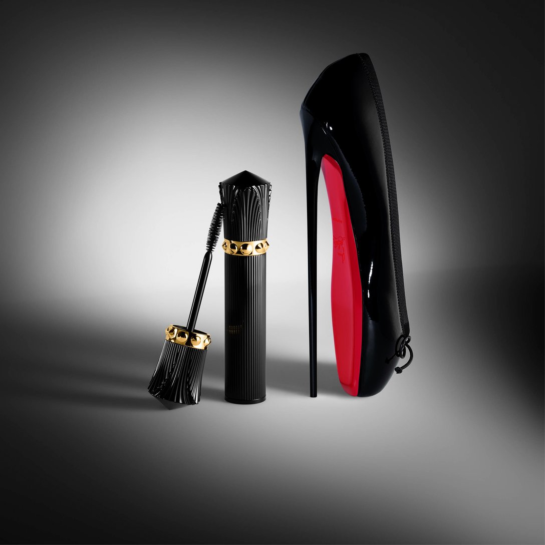 レズュノワール リフトウルティマ ©Christian Louboutin Beauty