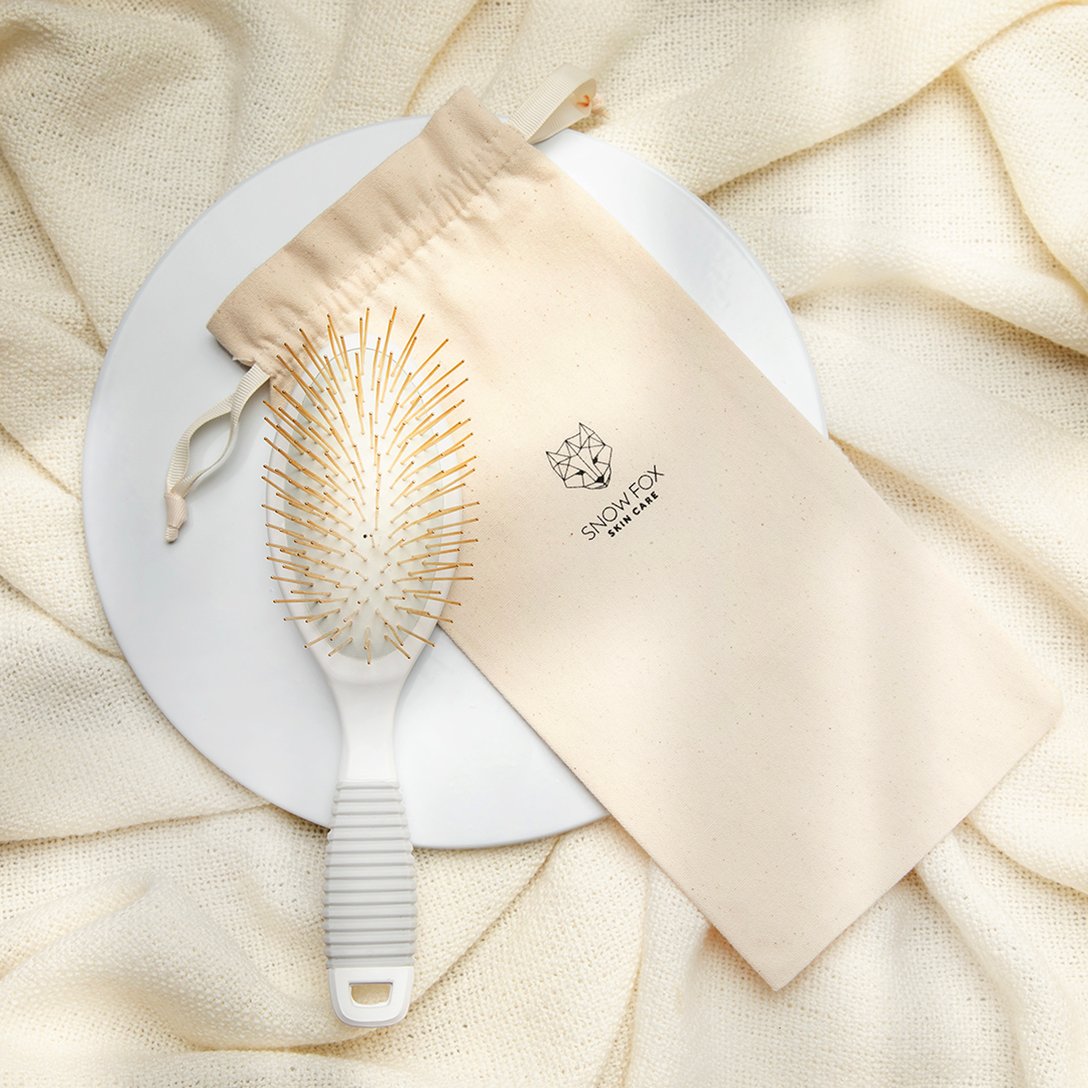 プレミアム スカルプ カッサ ヘアブラシ Image by Snow Fox Skincare