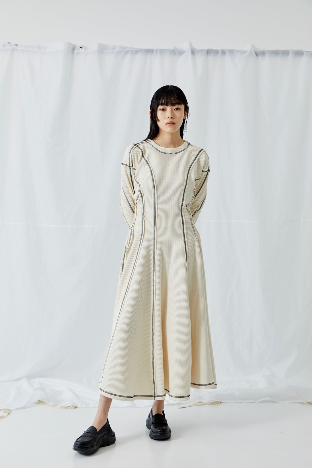 「Puffy shape dress」(税込5万3900円) Image by STUDIOUS